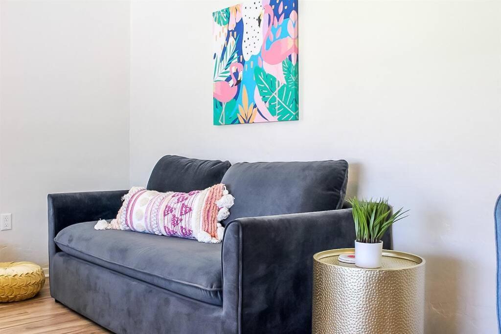 Newly Remodeled Midcentury Pink Flamingo Casa